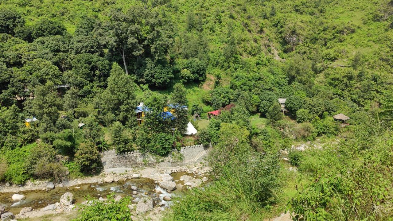 Hobo Huts By The Riverside Panuanaula Exterior photo